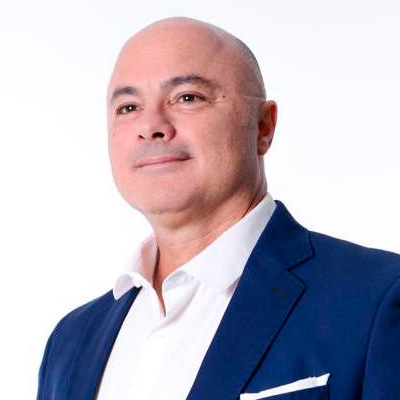 Yves Miceli de Carvalho, Egresso III Turma (1993), consultor e escritor, Construiu uma carreira marcada pela paixão na nutrição de cães e gatos, na educação e no fortalecimento da profissão no Brasil.